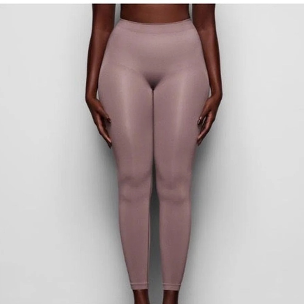 New Never Opened SKIMS SOLUTIONWEAR TIGHT 2X/3X